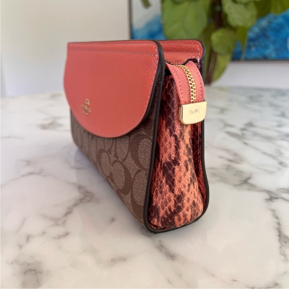 Coach Flap Signature Clutch wristlet wallet in subtle coral color leather! NWOT - Picture 4 of 13